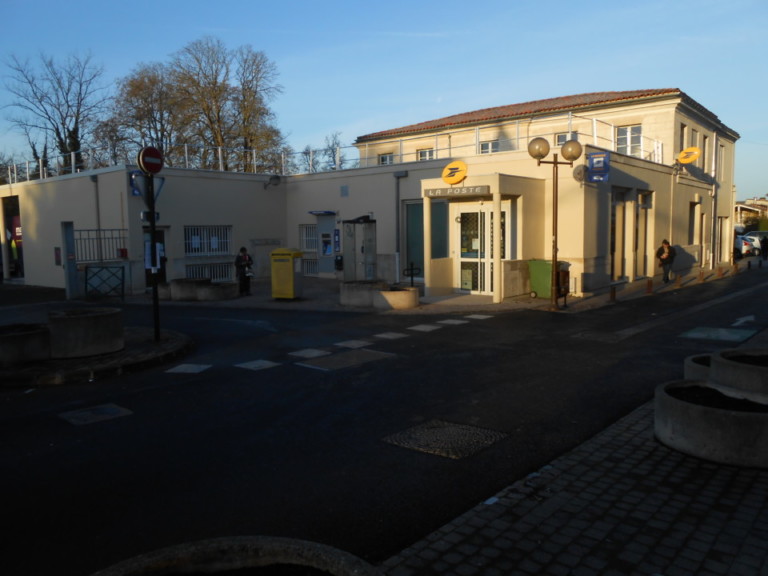 Lire la suite à propos de l’article 2014 – Bordeaux (33) – Rénovation du bureau de Poste- Réalisé